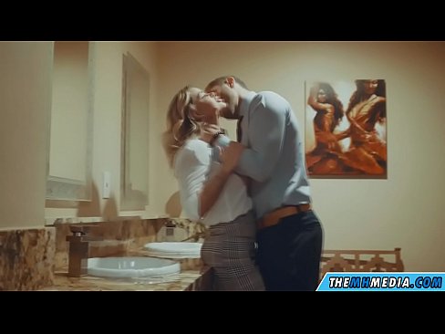 ❤️ Wann eng Busty Blond Iech an engem ëffentlechen Toilette verféiert ☑ Super Sex op lb.superpornpics.ru ﹏